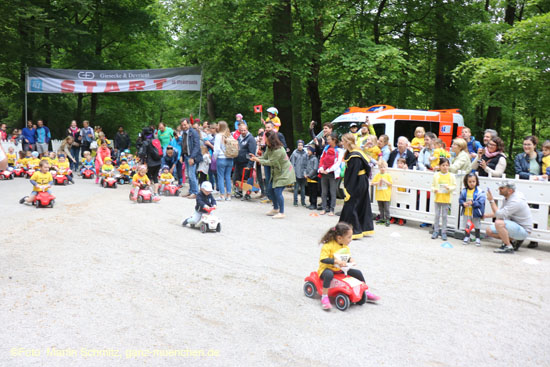 75m Münchner-Kindl-Bobby-Car-Rennen (©Foto: Martin Schmitz)